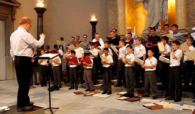 John Scott rehearsing the Saint Thomas Choir of Men and Boys in Copenhagen in 2012. 
