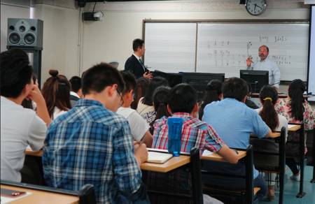 Kroll teaching figured bass at the Central Conservatory in Beijing. 