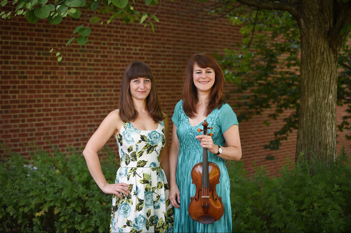 Fortepianist Sezi Seskir and violinist Lucy Russell are equal partners in Beethoven sonatas. Photo by Gordon Wenzel)